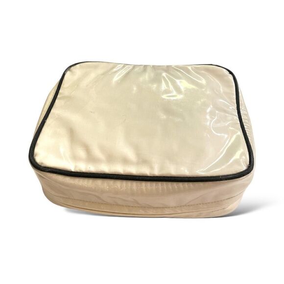 CHANEL Vintage Make-up Case - Picture 6 of 9